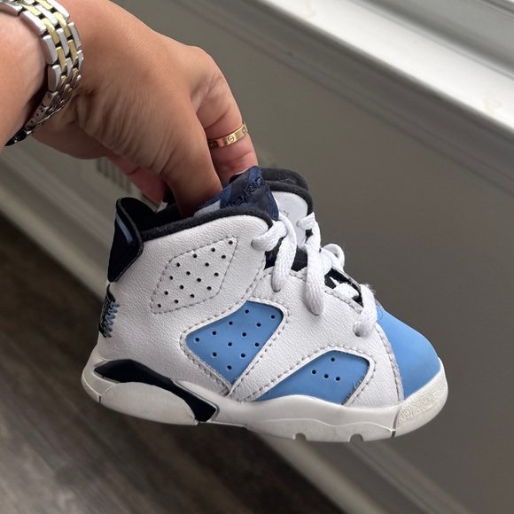 Jordan 6 retro UNC white blue 4c - Picture 2 of 7